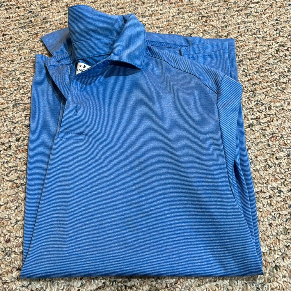 Men’s golf shirt size medium